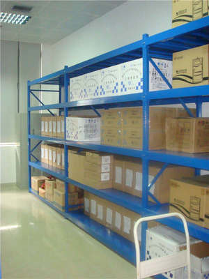 中型倉儲(chǔ)貨架